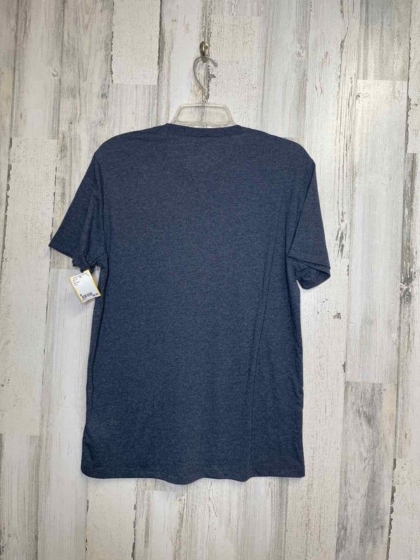 Size M Old Navy Shirt