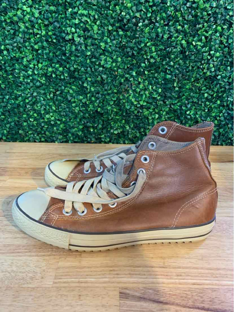 10 Converse Sneakers