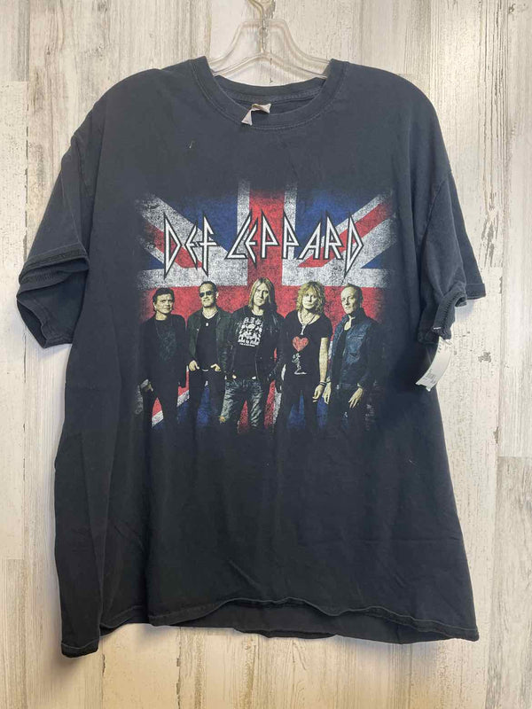 Size XL Gildan Shirt