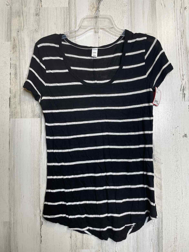 Old Navy Size M Shirt