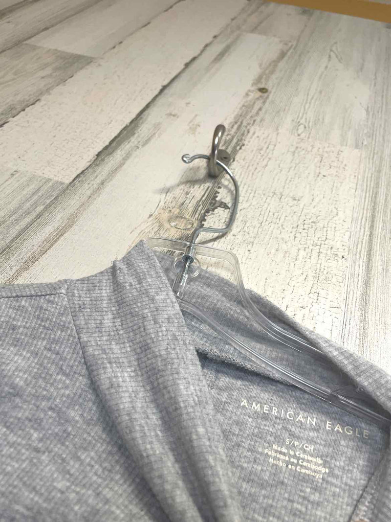 American Eagle Size S Shirt