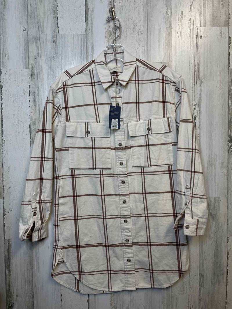 Universal Thread Size XS Shirt