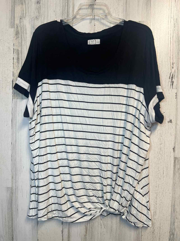Maurices Size 3X Shirt
