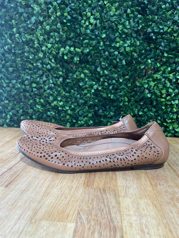 Shoe Size 7.5 Vionic Shoes
