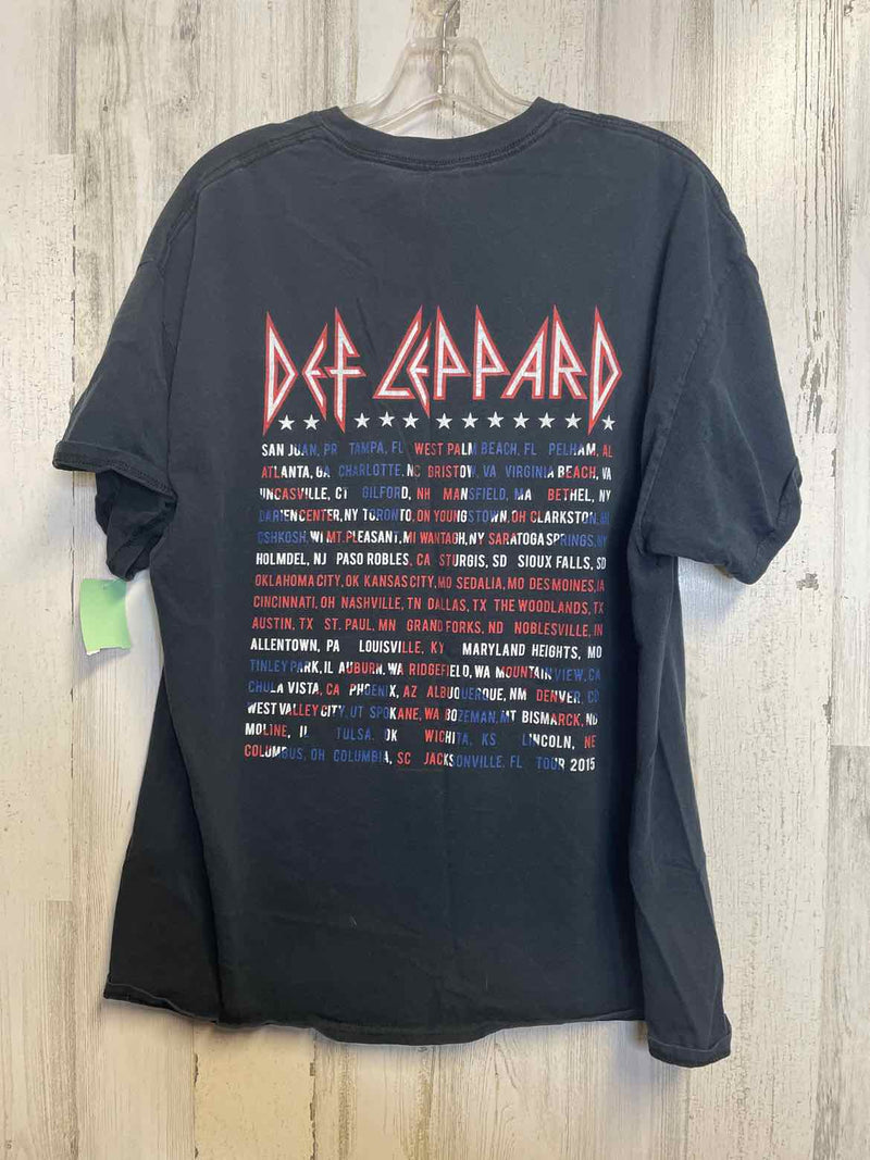 Size XL Gildan Shirt