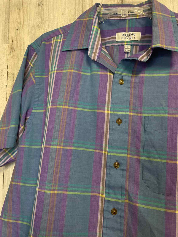 Size L Arrow Shirt