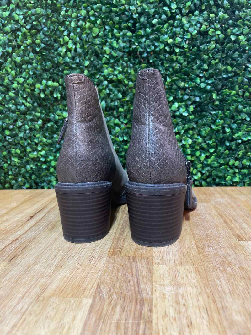 Shoe Size 8.5 Clarks Boots