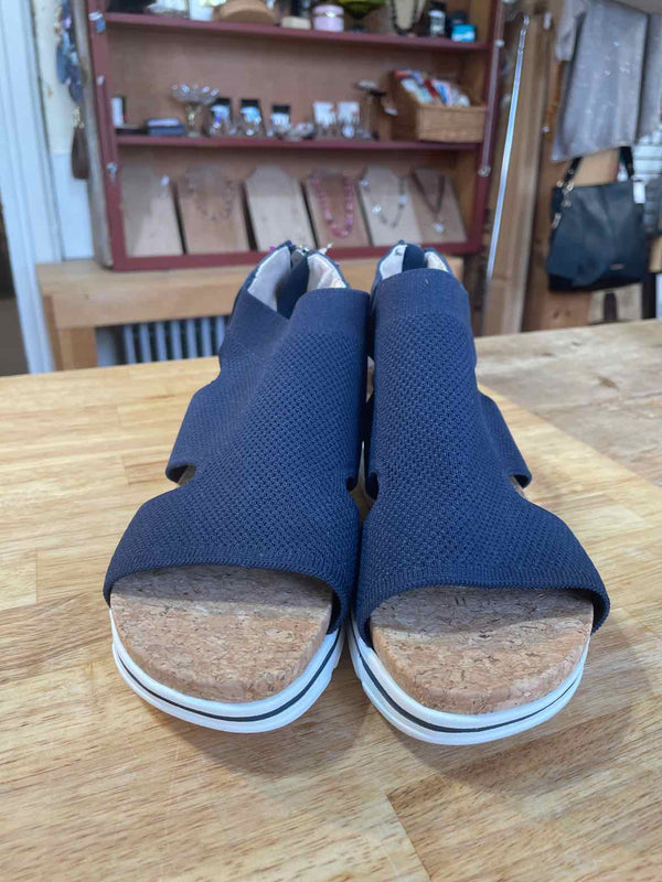 Shoe Size 7 Adrienne Vittadini Sandals