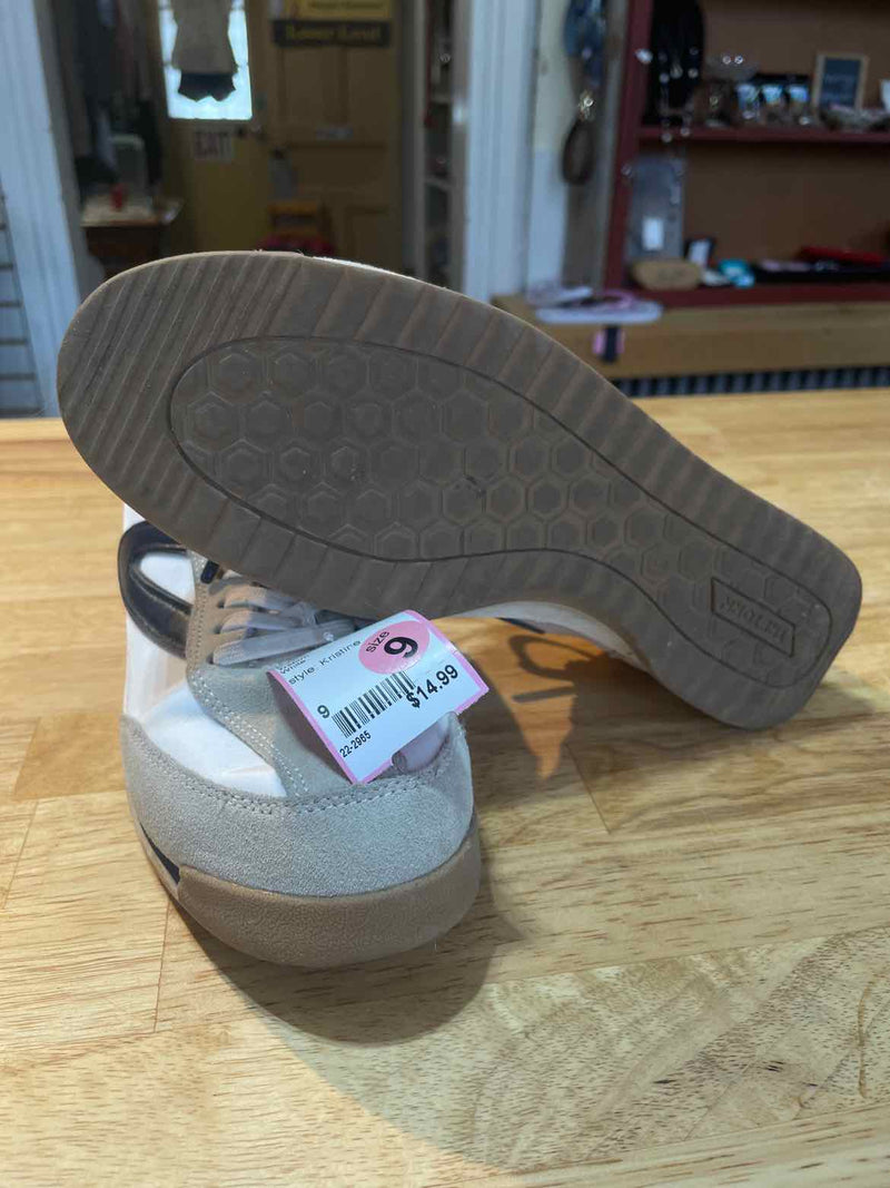Shoe Size 9 Tretorn Sneakers