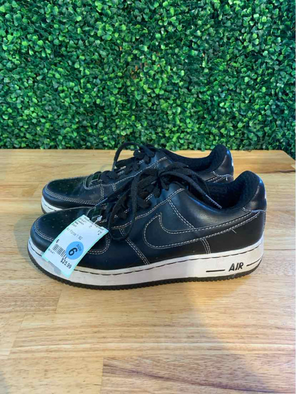 Shoe Size 6 Nike Sneakers