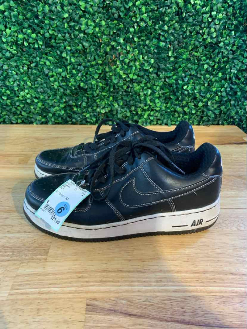 Shoe Size 6 Nike Sneakers