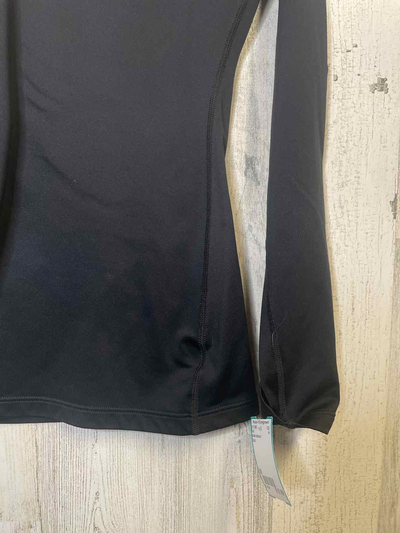 Under Armour Size M Shirt