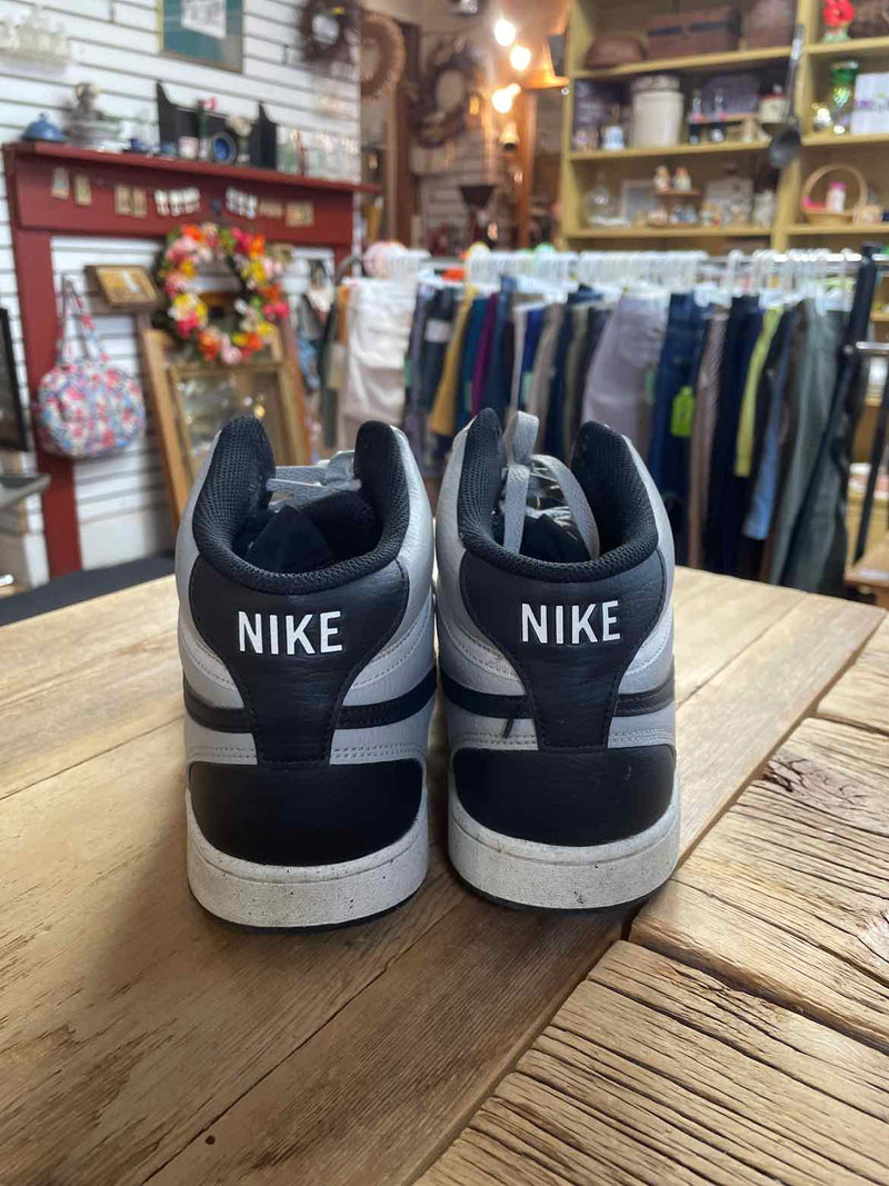10.5 Nike Sneakers