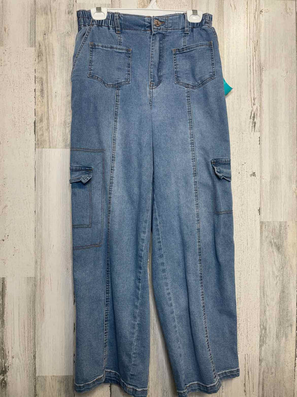 Size L Almost Famous Jeans