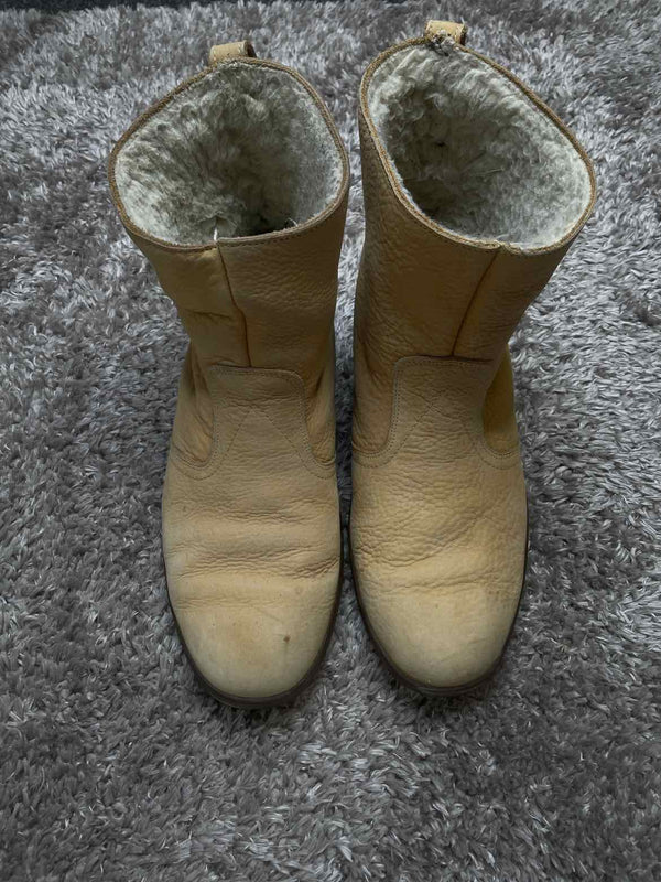 9.5 Dexter Boots