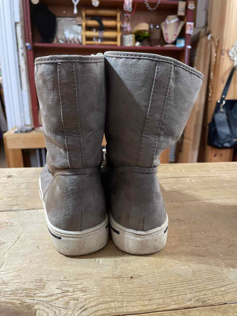 Shoe Size 9 Mossimo Supply CO. Boots