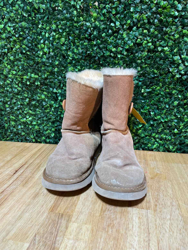 Shoe Size 6 UGG Boots