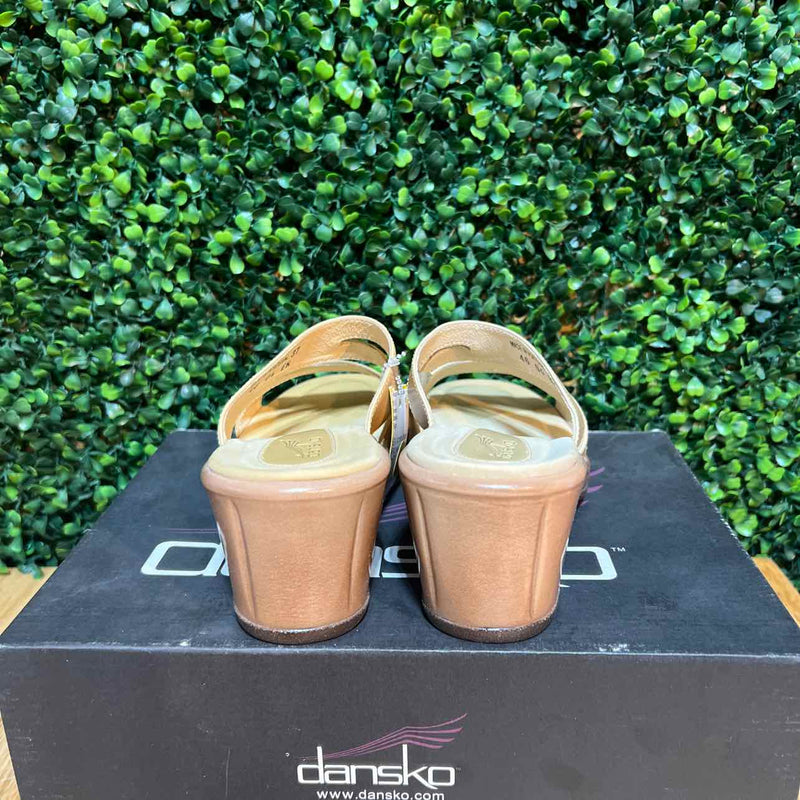 Shoe Size 7 Dansko Sandals