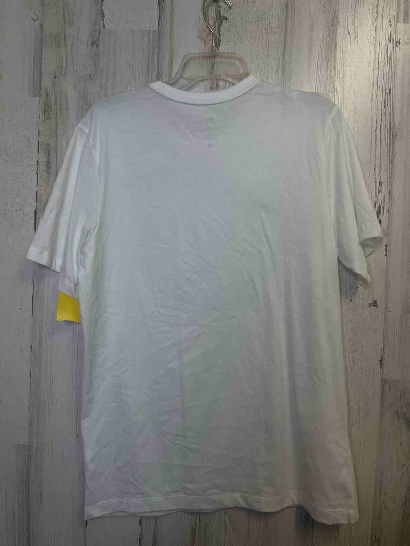 Size M Nike Shirt