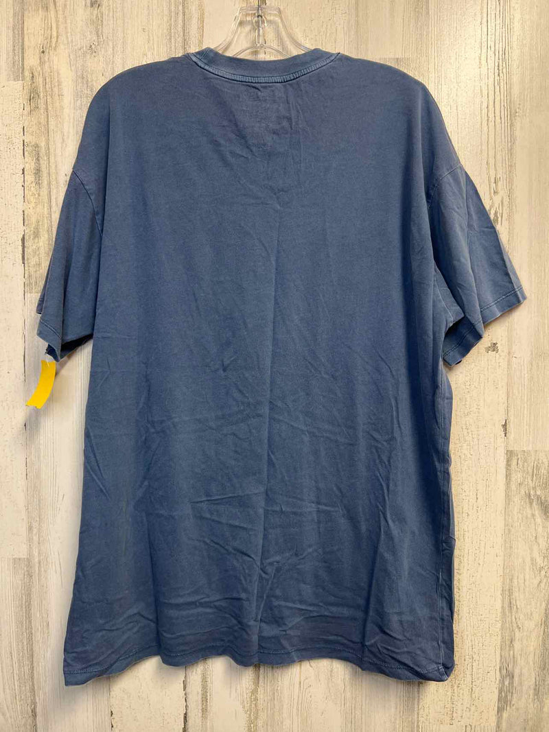 American Eagle Size M Shirt
