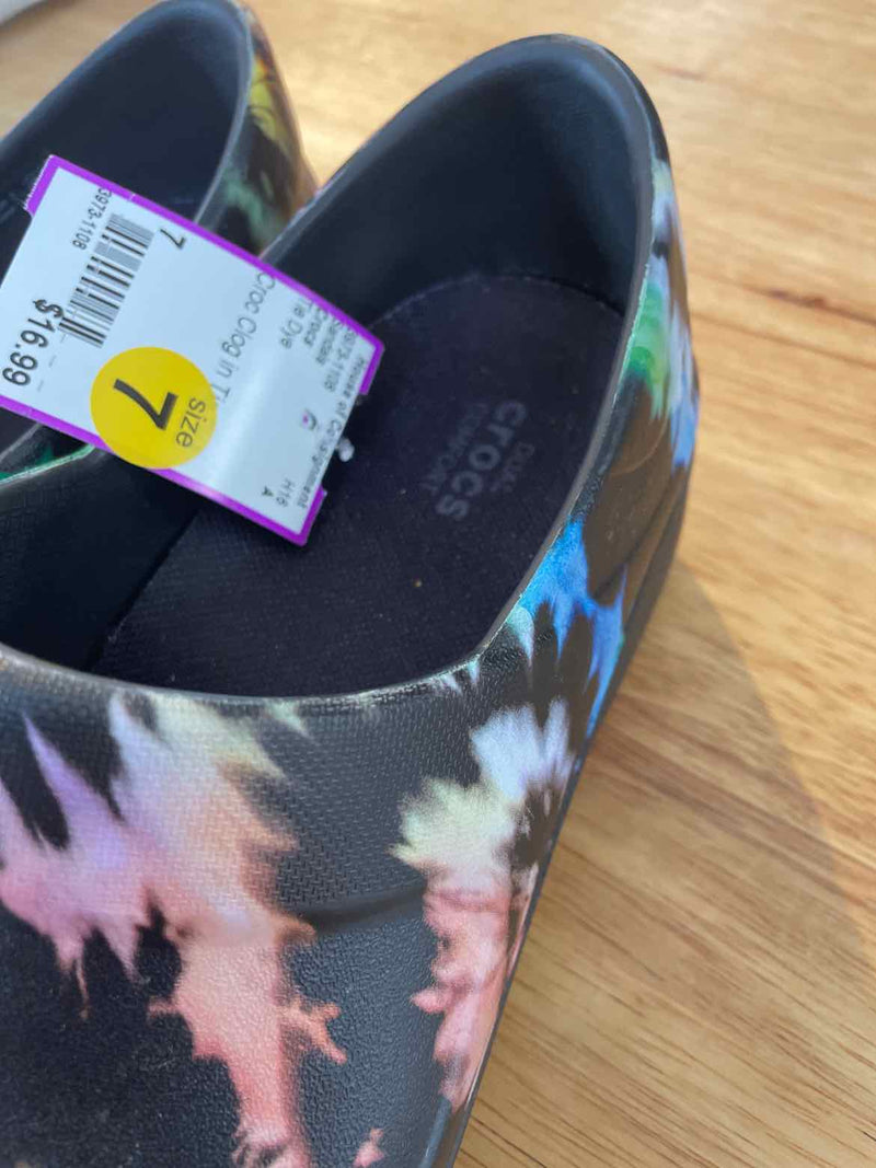 Shoe Size 7 Crocs Sandals