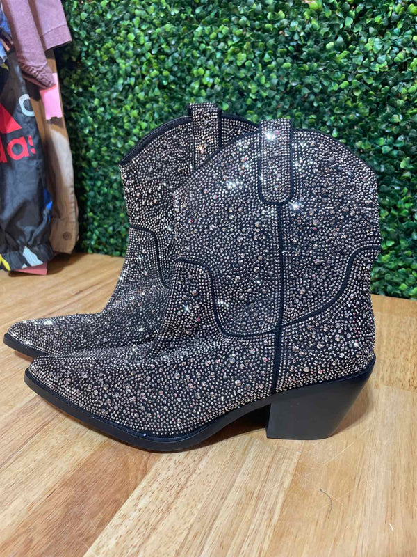 Shoe Size 8.5 Boots