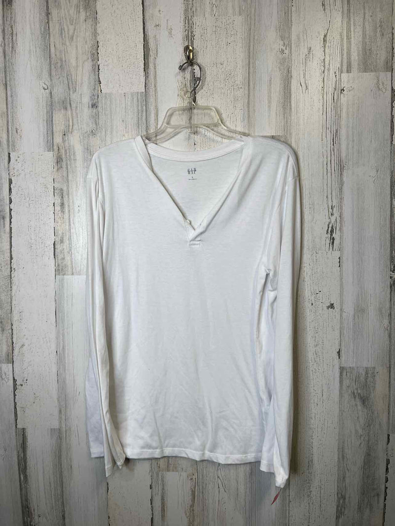 GAP Size L Shirt