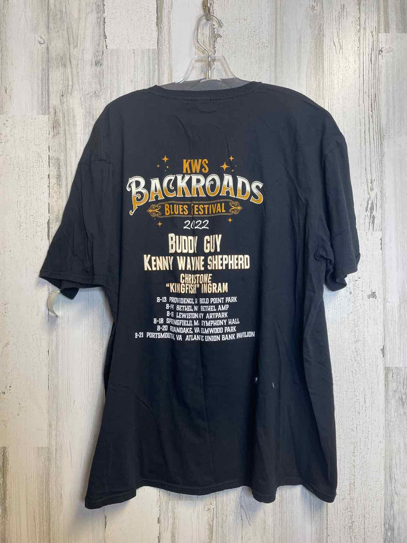 Size 2XL Gildan Shirt