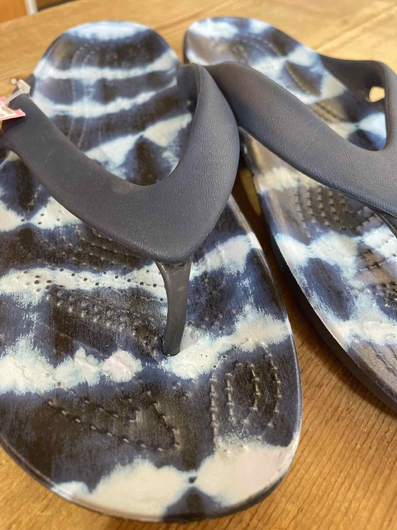 Shoe Size 5 Crocs Sandals