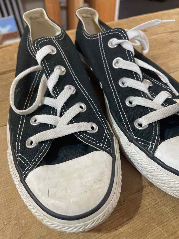 Shoe Size 6 Converse Sneakers