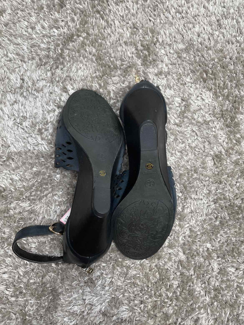 9.5 Liz Claiborne Sandals