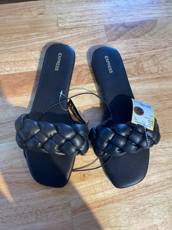 10 Express Sandals