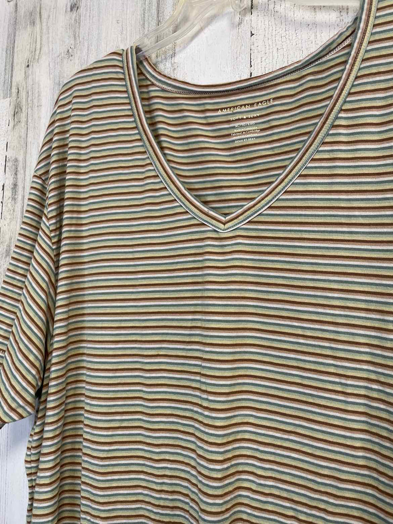 American Eagle Size XL Shirt