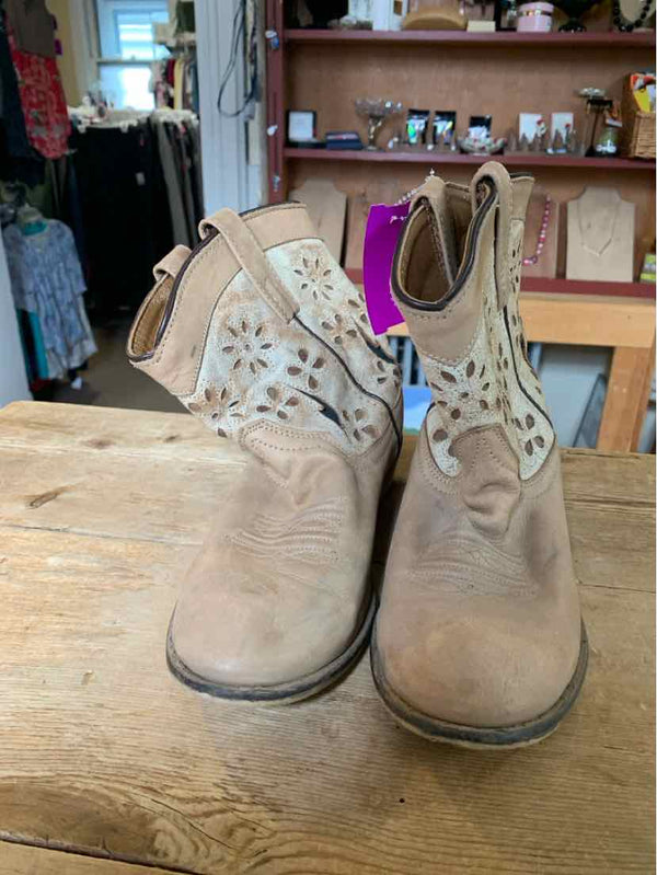 Shoe Size 7.5 Laredo Boots