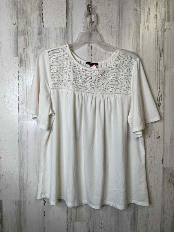 Adrianna Papel Size XL Shirt