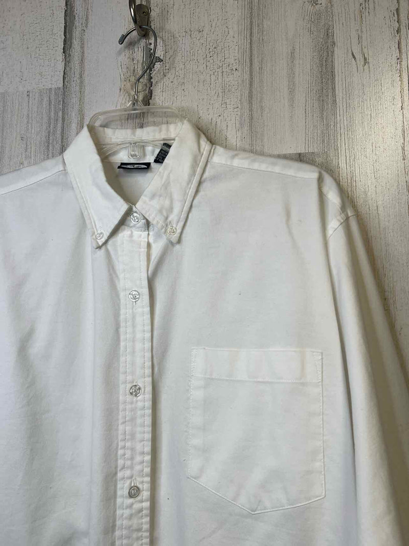 Boutique Size L Shirt