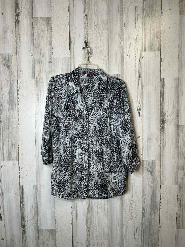 Gloria Vanderbilt Size M Shirt