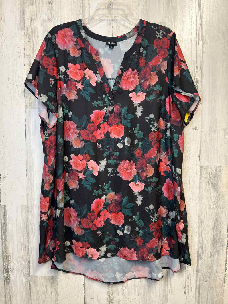 Torrid Size 2X Shirt