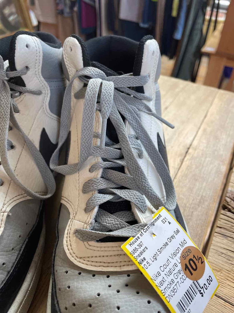 10.5 Nike Sneakers