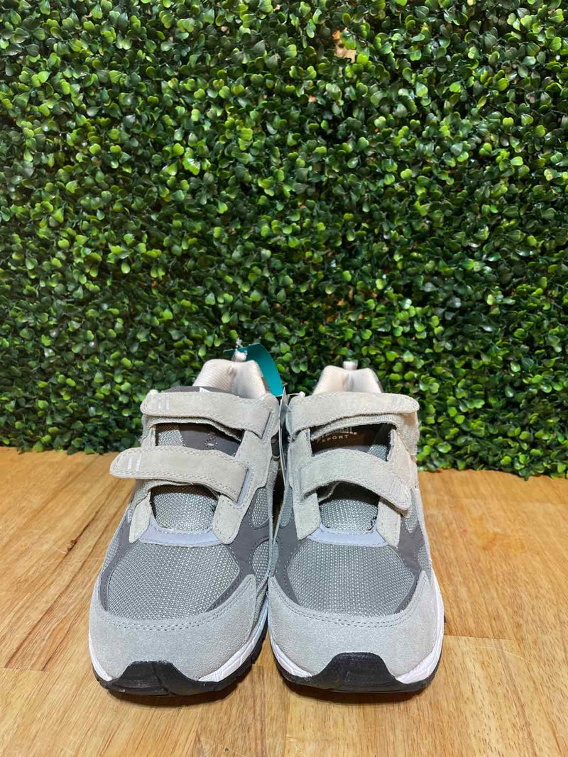 11 Everlast Sneakers