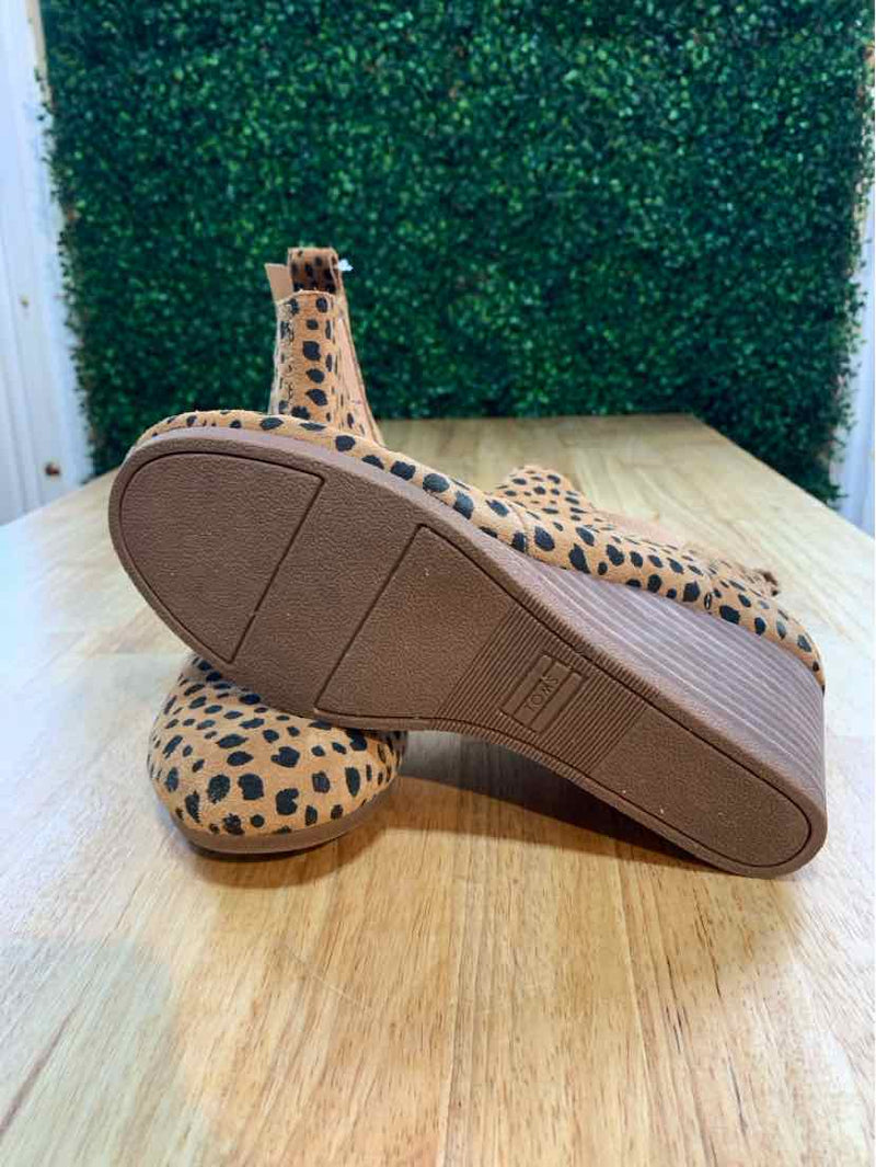 Shoe Size 8.5 TOMS Boots