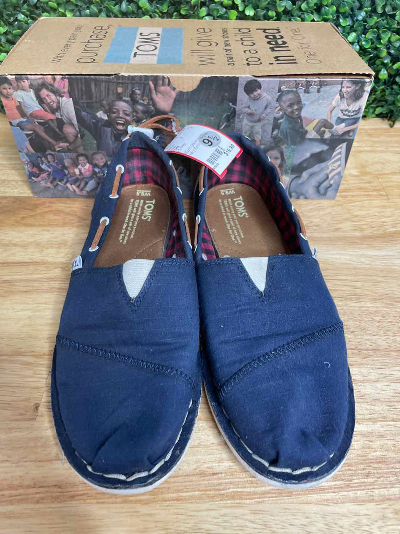 9.5 TOMS Shoes