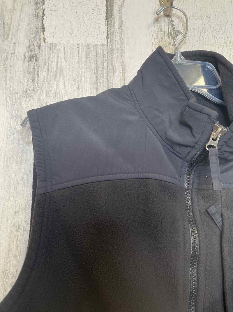 Size M Duluth Trading Vest