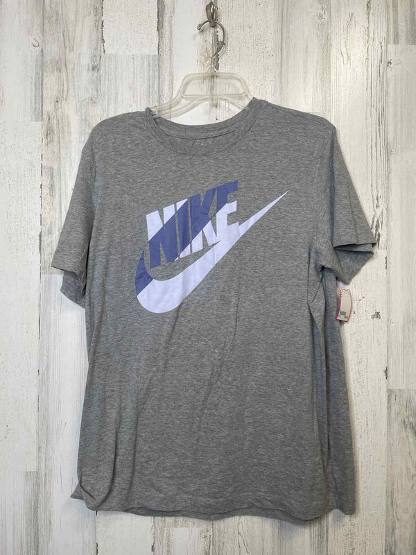 Size L Nike Shirt