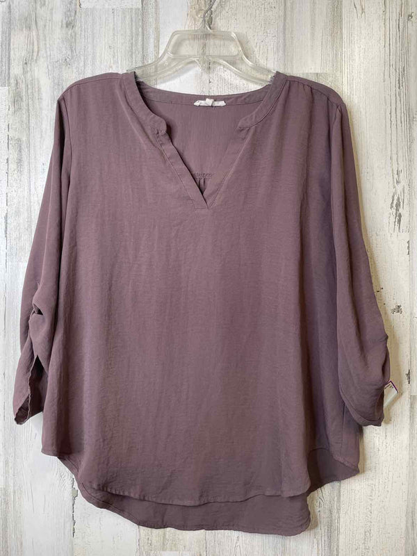 Maurices Size L Shirt