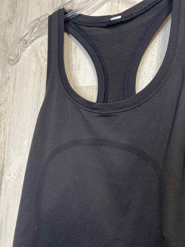 LuLuLemon Size S Shirt