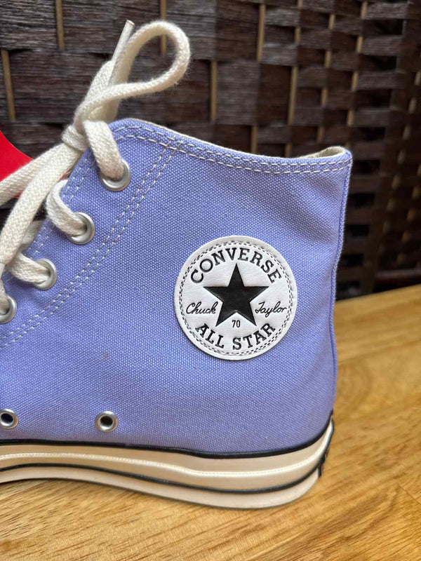 10 Converse Sneakers