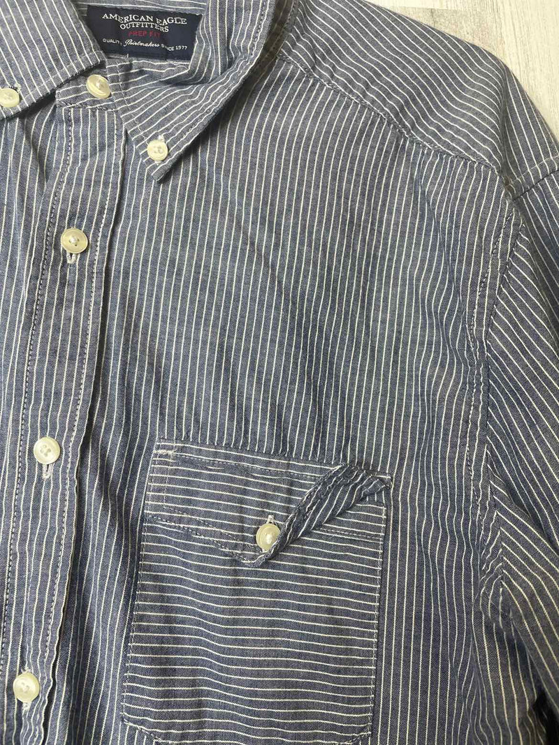 Size L American Eagle Shirt