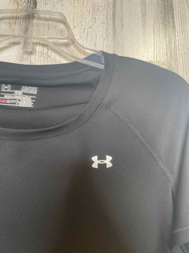 Under Armour Size M Shirt