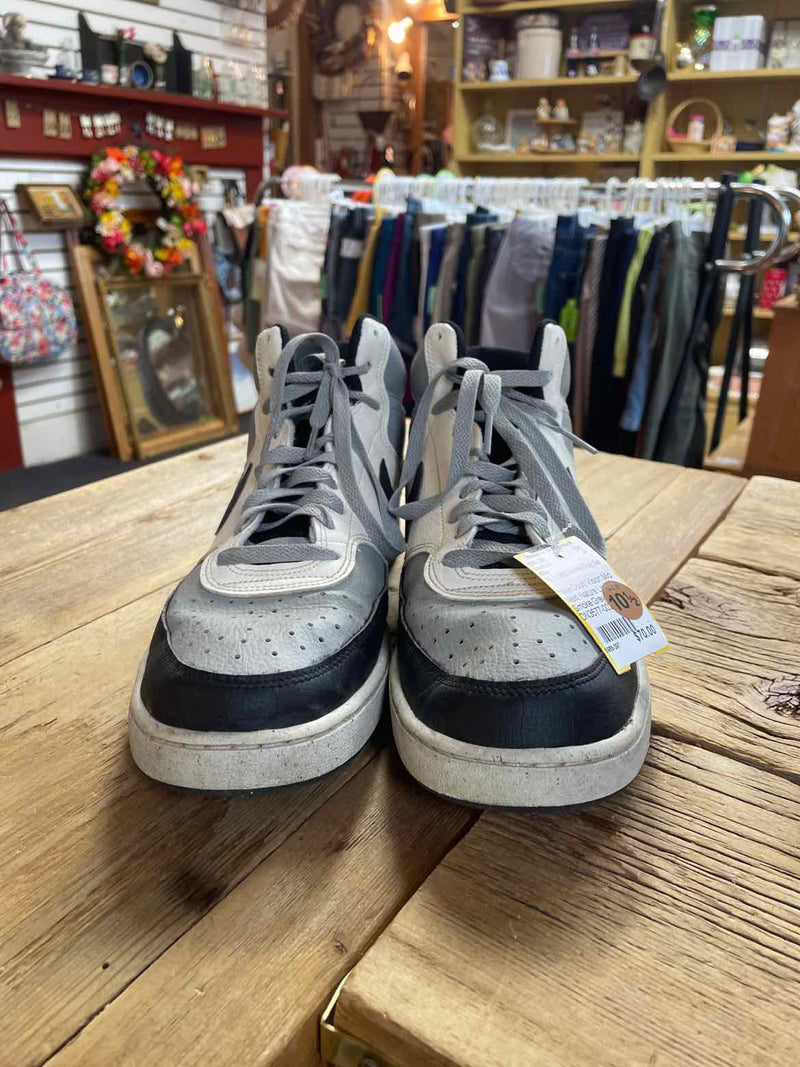 10.5 Nike Sneakers